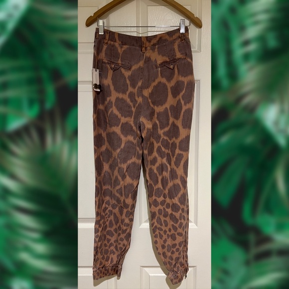Anthropologie Giraffe Print Joggers - Picture 6 of 15